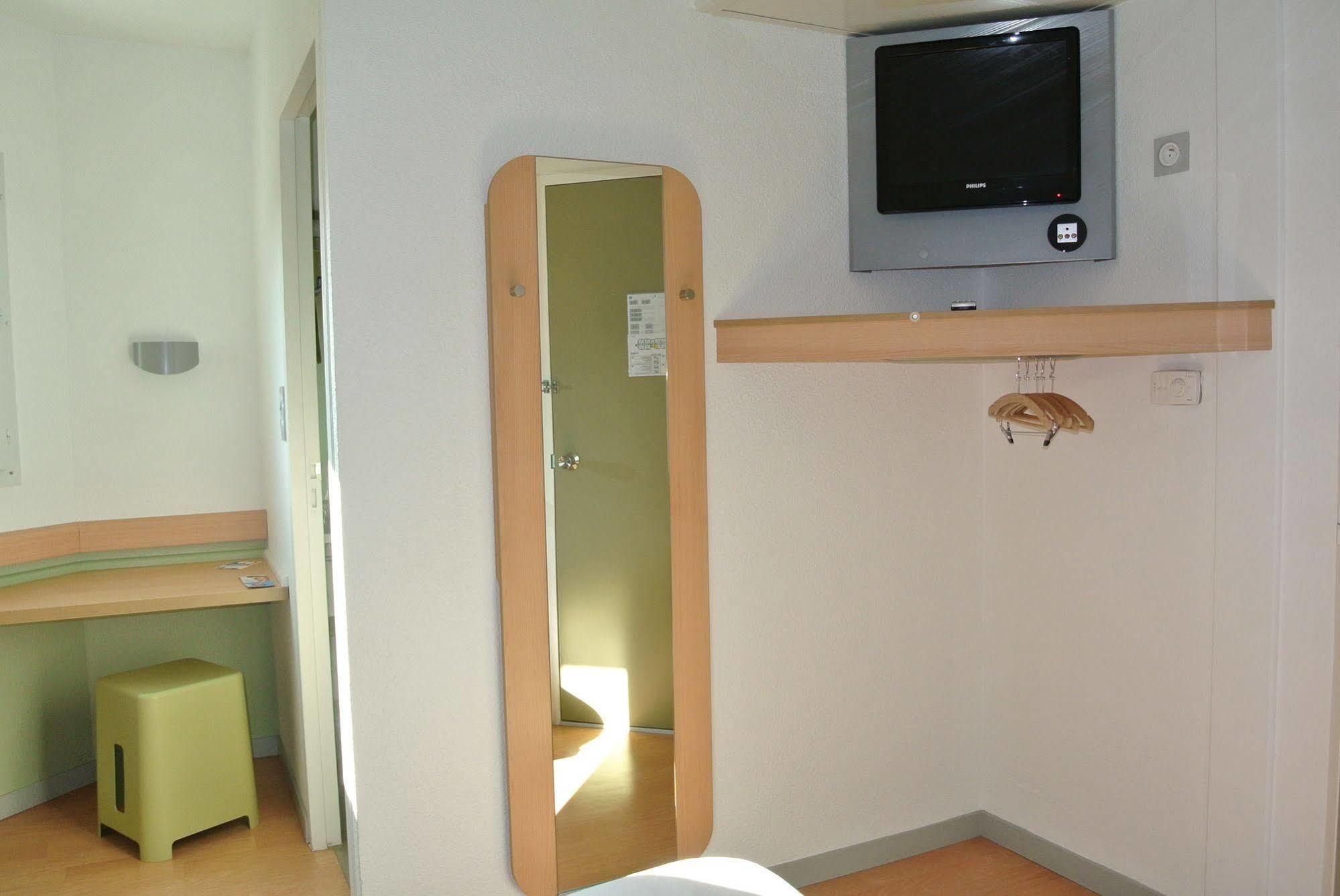 Ibis Budget Chambery Sud Challes Les Eaux Exterior foto